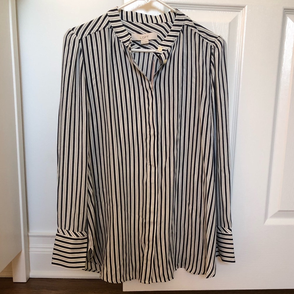 NWT Loft Maternity blouse Small